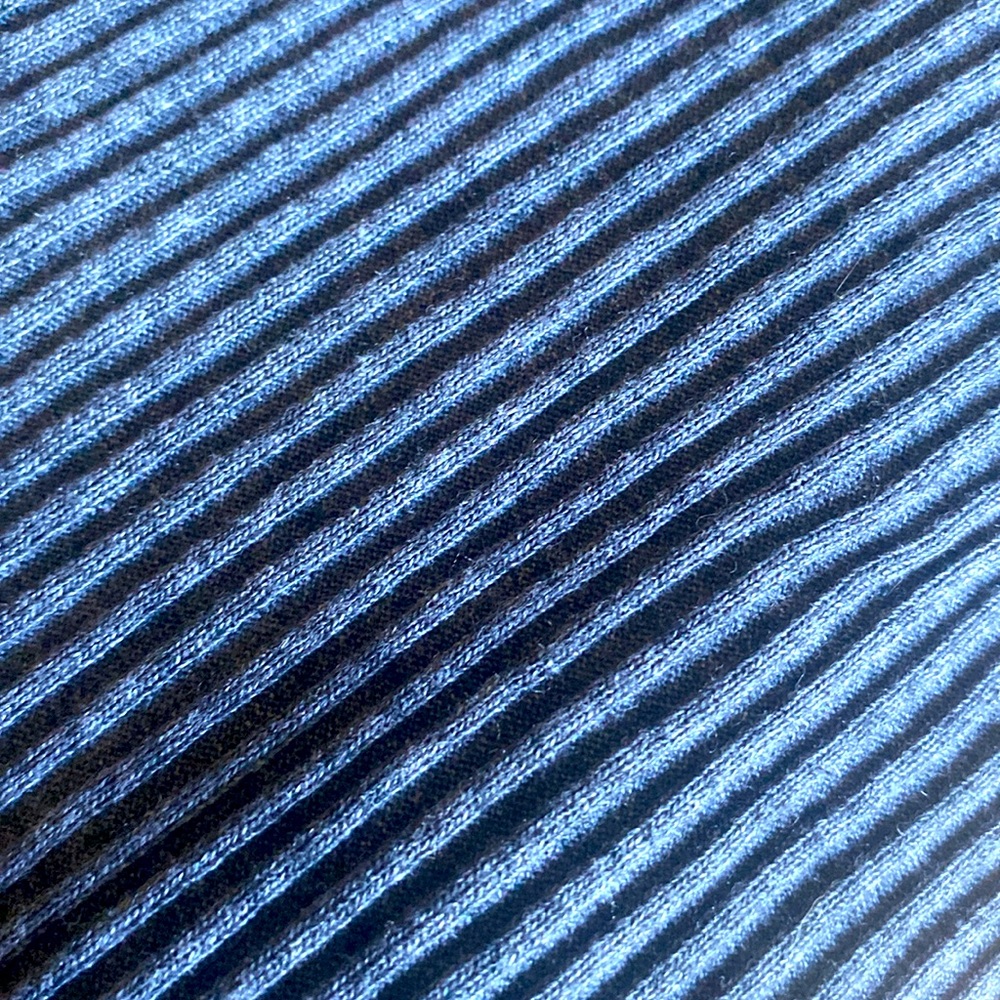 Bluish gray Ribbed Sweater  KNITTED fabric lots of fabric